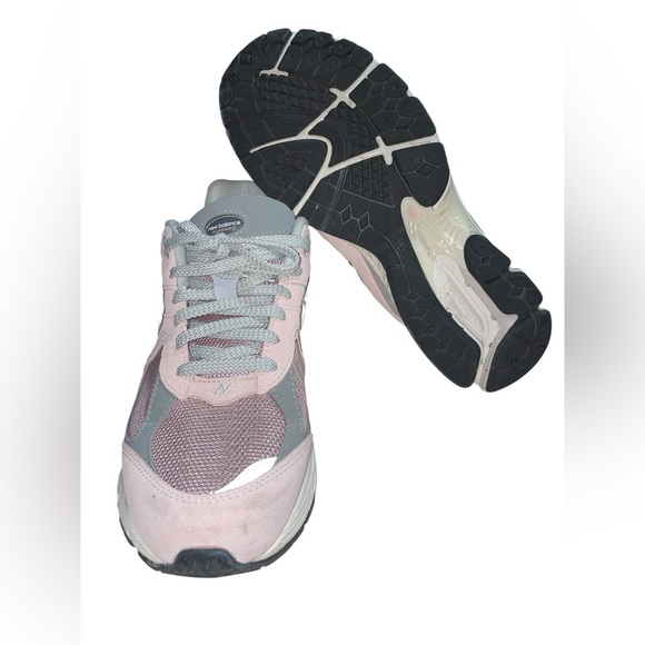 New Balance 2002R “Pink Grey” RARE - Picture 5 of 6